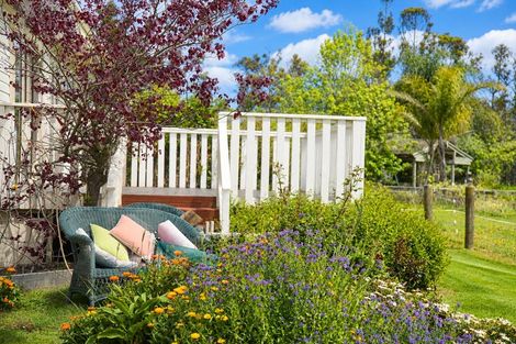Photo of property in 37 Te Pua School Road, Helensville, 0875