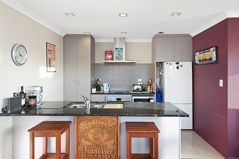 Photo of property in 11 Logan Place, Waiuku, 2123