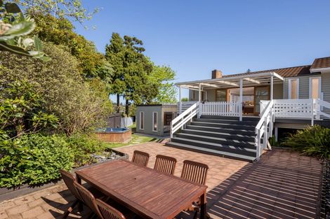 Photo of property in 6 Dolbear Street, Titirangi, Auckland, 0604