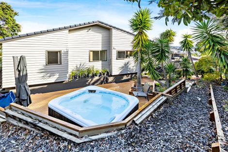 Photo of property in 16 Proteus Place, Half Moon Bay, Auckland, 2012