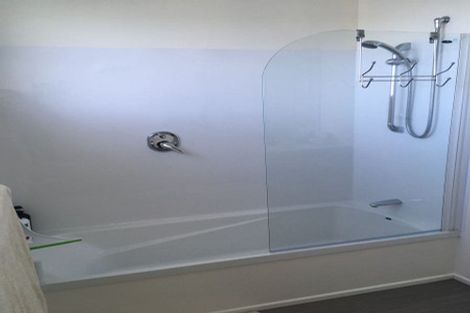 Photo of property in 1/74 Sunnynook Road, Sunnynook, Auckland, 0620