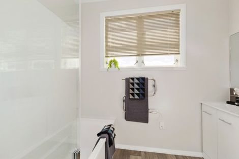 Photo of property in 358 Stokes Valley Road, Stokes Valley, Lower Hutt, 5019