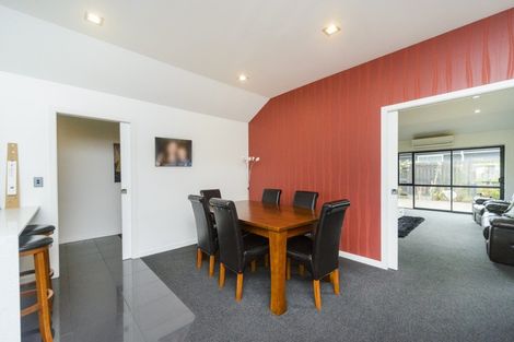 Photo of property in 14 Pegasus Place, Kelvin Grove, Palmerston North, 4414