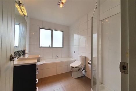 Photo of property in 64 Oakway Drive, Schnapper Rock, Auckland, 0632