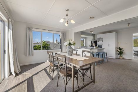 Photo of property in 94 Omata Road, Marfell, New Plymouth, 4310