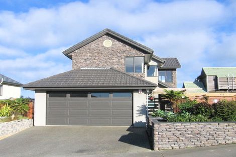 Photo of property in 15 Andover Way, Goodwood Heights, Auckland, 2105