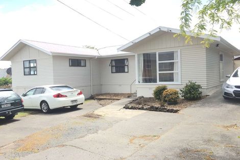 Photo of property in 73 Tramway Road, Beach Haven, Auckland, 0626