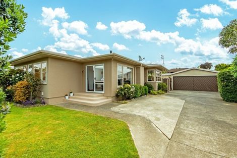 Photo of property in 86 Wikiriwhi Crescent, Awapuni, Palmerston North, 4412