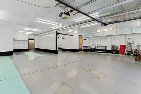 Photo of property in 219 Devon Street West, New Plymouth, 4310