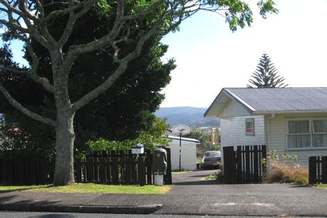 Photo of property in 4 Waitaki Street, Henderson, Auckland, 0612