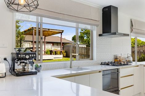 Photo of property in 54 Black Teal Close, Unsworth Heights, Auckland, 0632