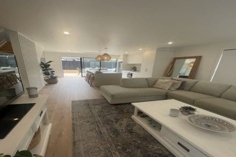 Photo of property in 16a Hamurana Place, Te Atatu Peninsula, Auckland, 0610