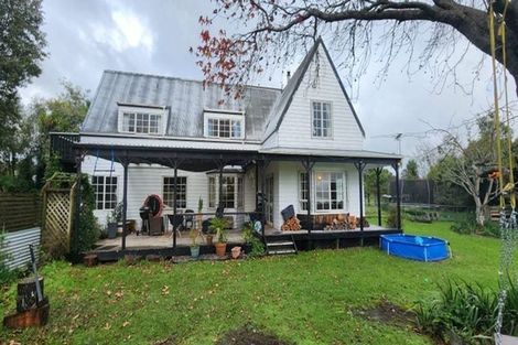 Photo of property in 122 Boord Crescent, Kumeu, 0891