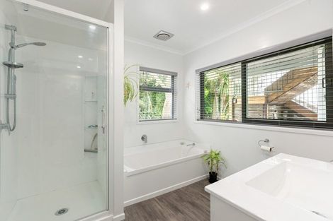 Photo of property in 142a Thames Coast Sh25 Road, Whakatete Bay, Thames, 3575