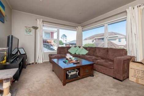 Photo of property in 2/12 Walter Street, Hauraki, Auckland, 0622