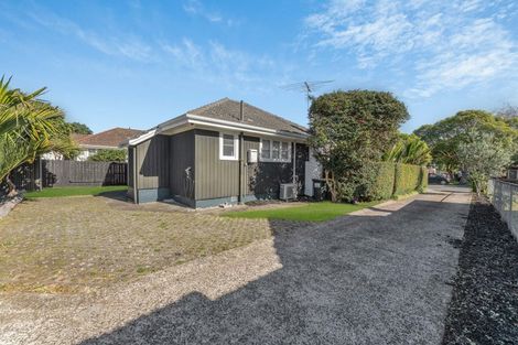 Photo of property in 210 Pilkington Road, Point England, Auckland, 1072