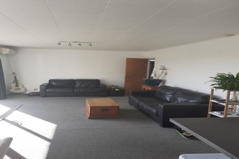 Photo of property in 9 Meadowood Drive, Unsworth Heights, Auckland, 0632