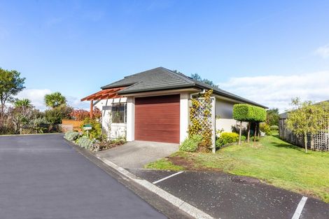 Photo of property in 33 Lakeridge Close, Rangatira Park, Taupo, 3330