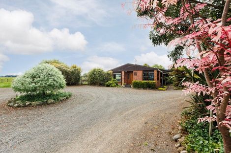 Photo of property in 279 Tararua Road, Levin, 5571