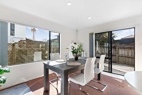 Photo of property in 16a Wilisa Rise, Goodwood Heights, Auckland, 2105