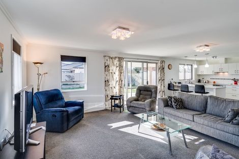 Photo of property in 1 Cambridge Terrace, Taradale, Napier, 4112