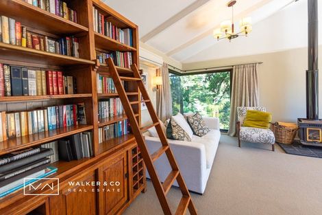 Photo of property in 10 Tiniroa Grove, Silverstream, Upper Hutt, 5019