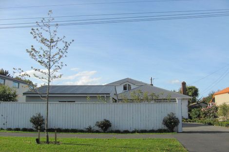 Photo of property in 32 Hamilton Avenue, Ilam, Christchurch, 8041