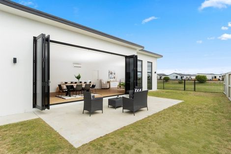 Photo of property in 19 Harding Drive, Papamoa Beach, Papamoa, 3118