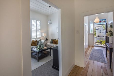 Photo of property in 37 Kiwi Road, Stanley Point, Auckland, 0624