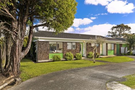 Photo of property in 1/4 Ti Nana Crescent, Henderson, Auckland, 0610