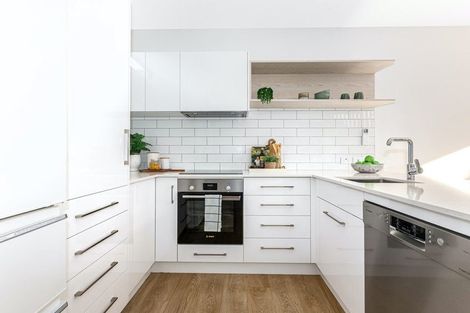 Photo of property in 4f Armour Avenue, Mount Victoria, Wellington, 6011