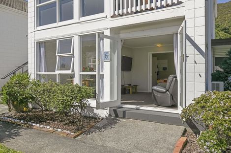 Photo of property in 6/3 Kowhai Street, Eastbourne, Lower Hutt, 5013