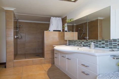 Photo of property in 48 View Ridge Drive, Ranui, Auckland, 0612