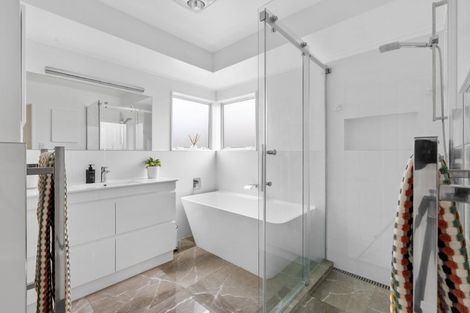 Photo of property in 3 Lakeside Drive, Orewa, 0931