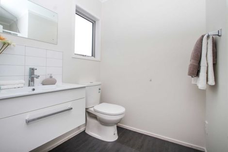 Photo of property in 29a Sylvan Crescent, Te Atatu South, Auckland, 0610