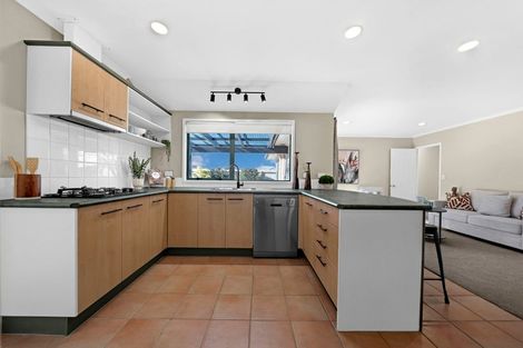 Photo of property in 3 Russett Grove, Henderson, Auckland, 0612