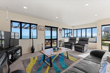 Photo of property in 43 Longbeach Drive, Castlecliff, Whanganui, 4501