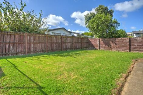 Photo of property in 10 Sealand Place, Mangere Bridge, Auckland, 2022