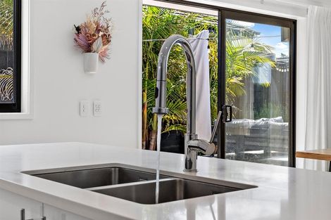 Photo of property in 25 Nobilo Road, Kumeu, 0810