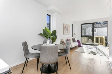 Photo of property in 1/7 Cedar Heights Avenue, Massey, Auckland, 0614