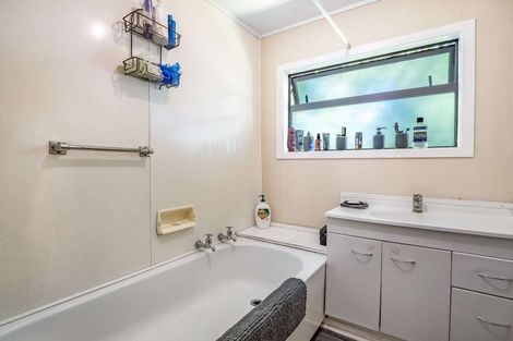 Photo of property in 96a Grand Vue Road, Kawaha Point, Rotorua, 3010