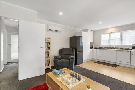 Photo of property in 25 York Place, Cannons Creek, Porirua, 5024