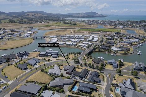Photo of property in 6 Roseberry Place, Whitianga, 3510