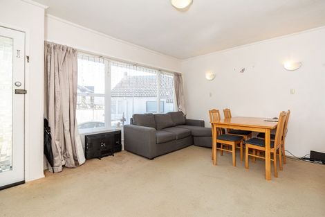 Photo of property in 2/20 Fraser Road, Narrow Neck, Auckland, 0624