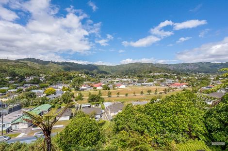 Photo of property in 10 Tiroiti Grove, Stokes Valley, Lower Hutt, 5019
