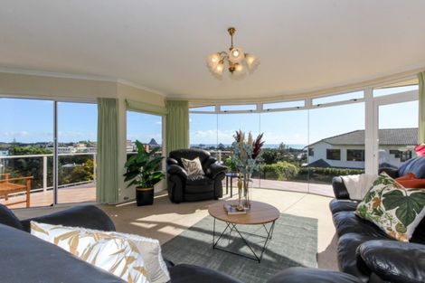 Photo of property in 16d Burns Street, Westown, New Plymouth, 4310