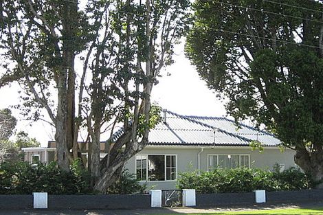 Photo of property in 212 Tukapa Street, Westown, New Plymouth, 4310