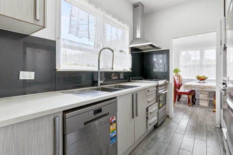 Photo of property in 69 Ferguson Street, Manurewa East, Auckland, 2102