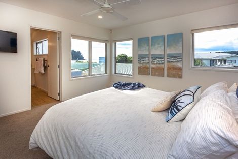 Photo of property in 218a Beverley Terrace, Whangamata, 3620