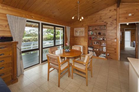 Photo of property in 10 Kitewao Street, Northcote, Auckland, 0627